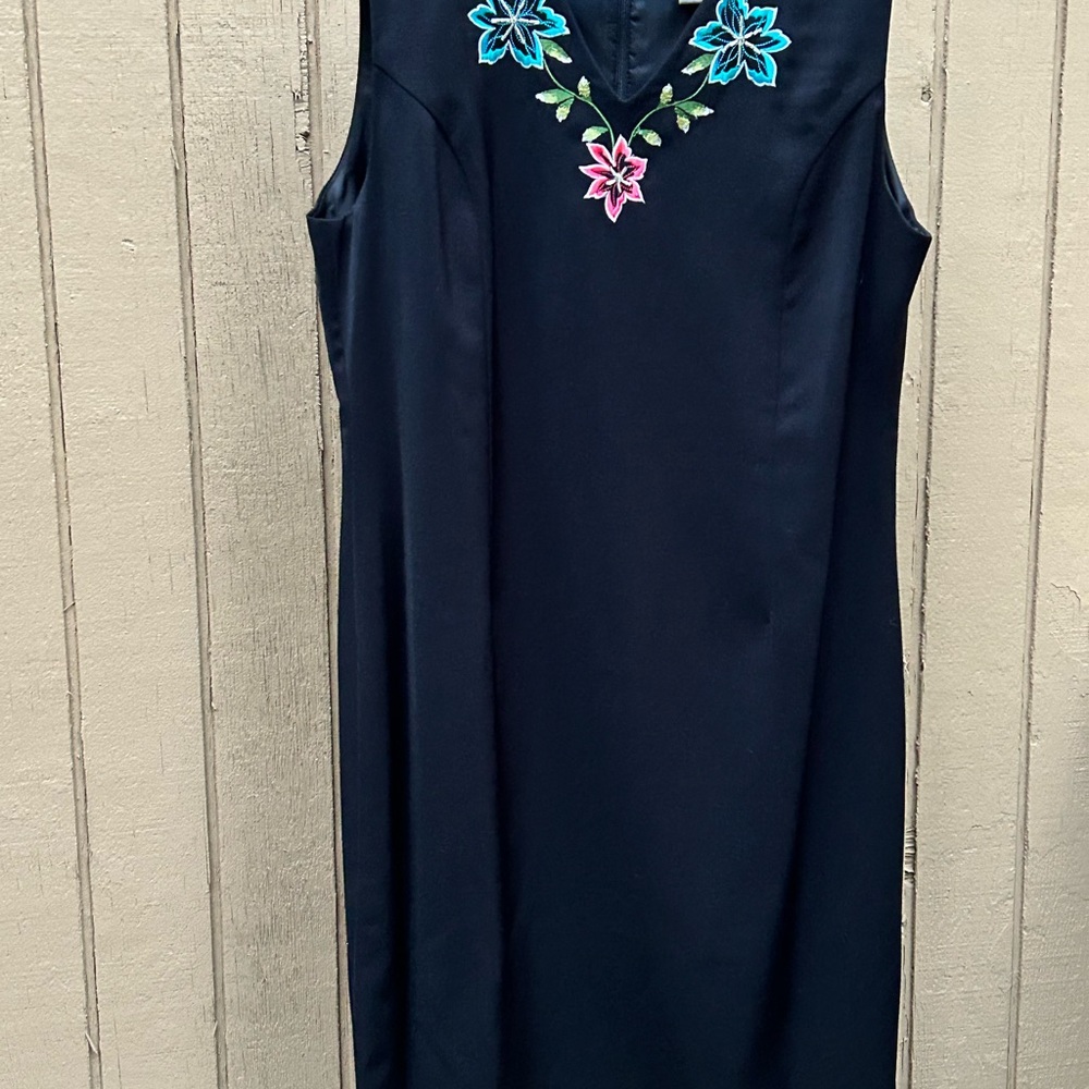 NWOT Platinum by Stephen Yearick sleeveless shift dress in black size 12